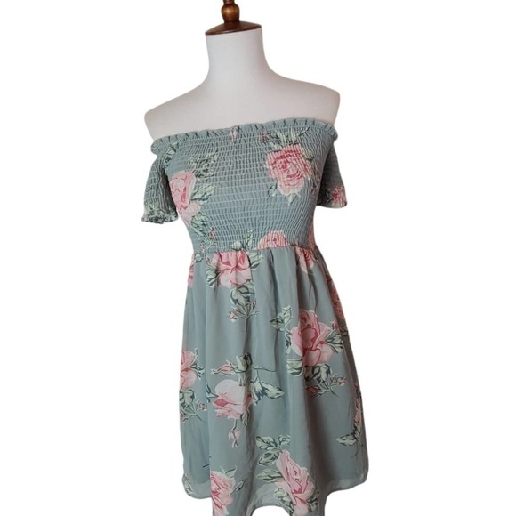Show Me Your Mumu Sage Green Floral Smocked Off Shoulder Mini Dress Small NWT - Picture 2 of 9